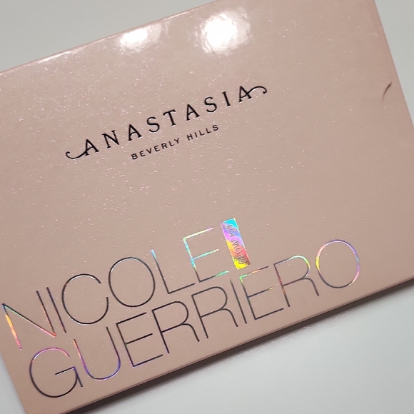 Anastasia Beverly Hills Nicole Guerriero Glow Kit